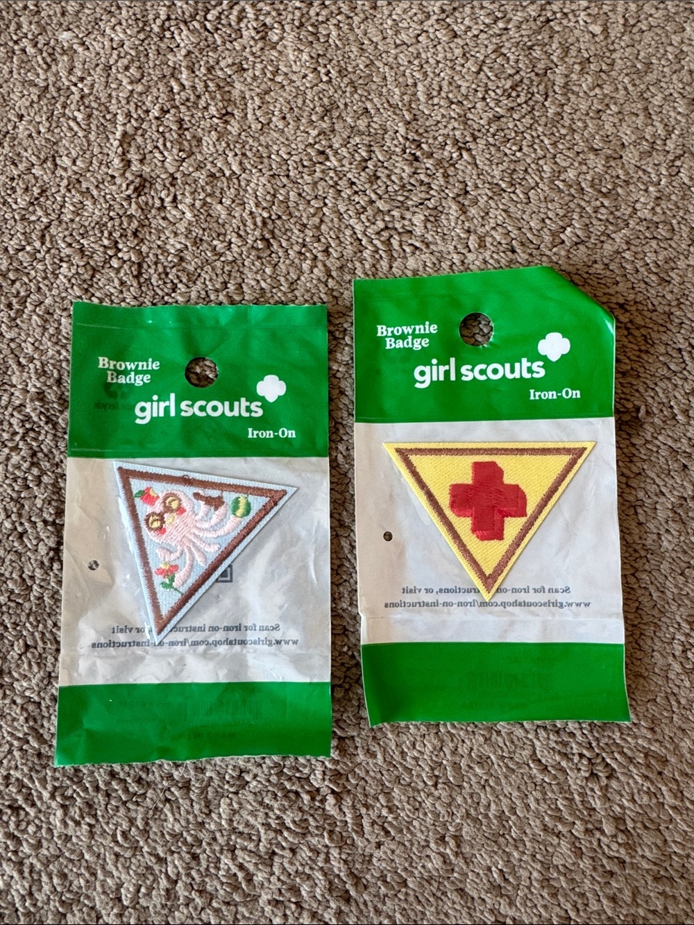 Kids Iron-On Brownie Badges - Green Packaging